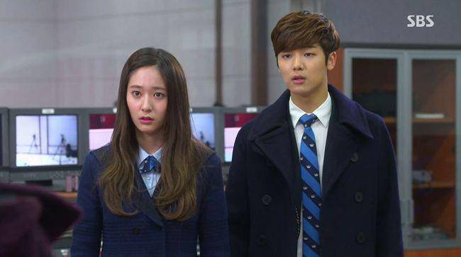 Minhyuk dan Krystal (twitter.com/kdramapotato)