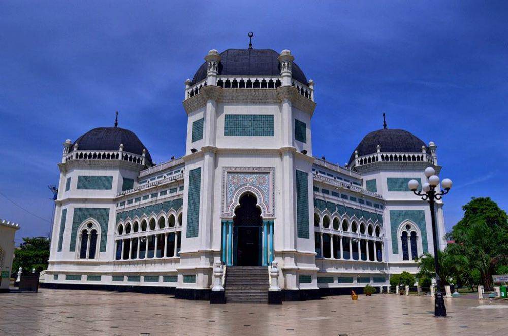 Masjid Raya Al Mashun (instagram.com/docrocix)