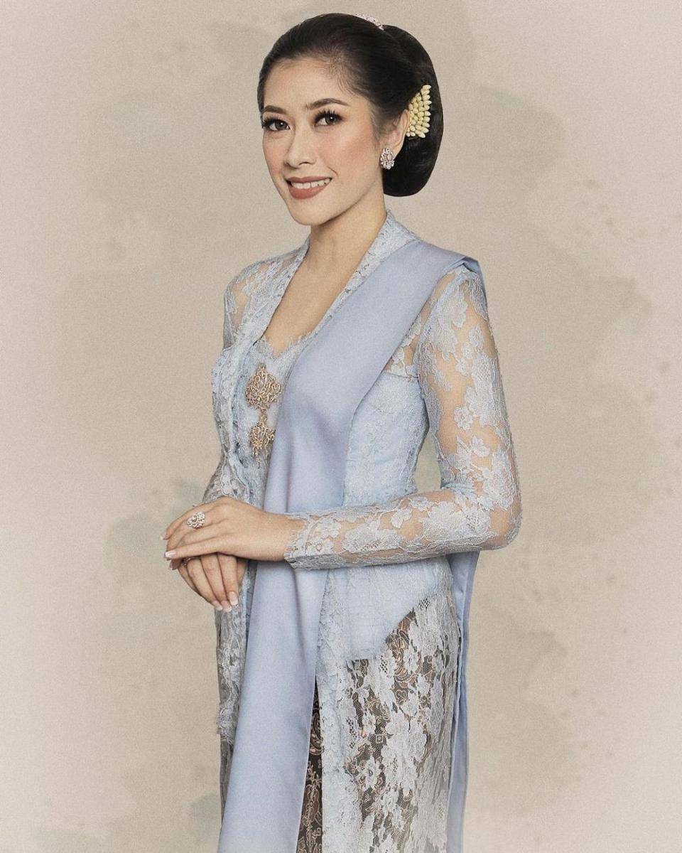 Aliya Rajasa (instagram.com/ruby_26)