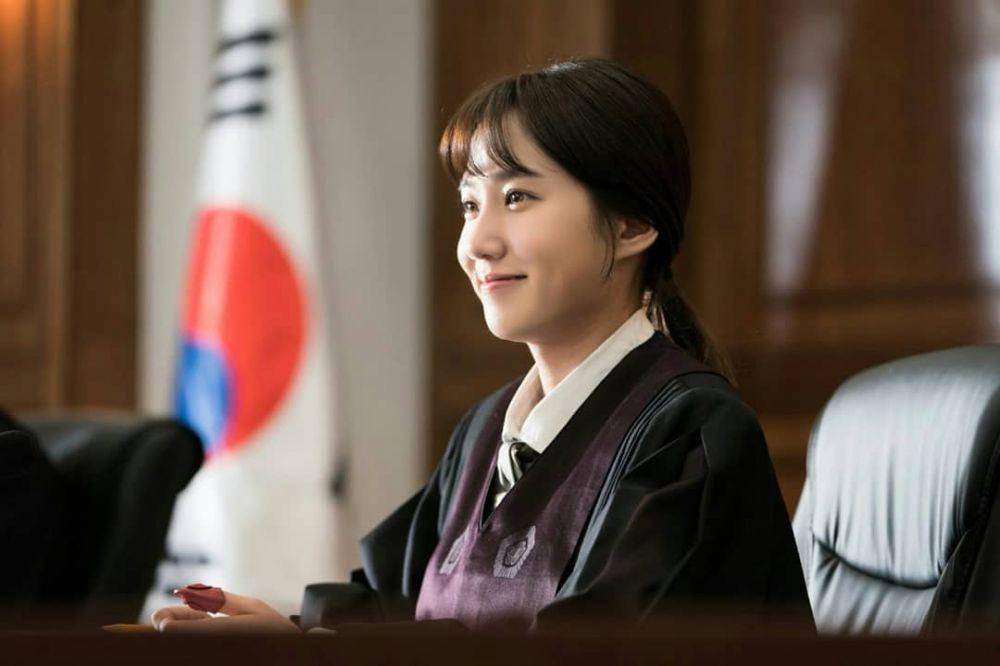 Park Eun Bin dalam drama Judge vs. Judge (instagram.com/eunbining0904)