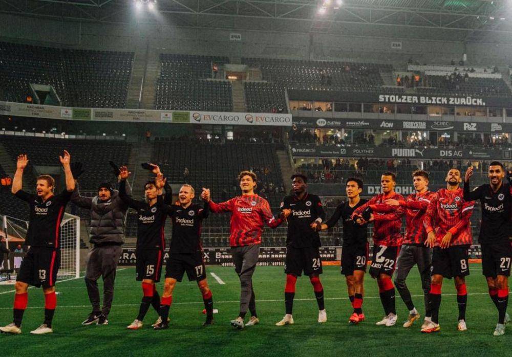 Pemain Eintracht Frankfurt saat merayakan kemenangan di Bundesliga. (instagram.com/eintrachtfrankfurt)