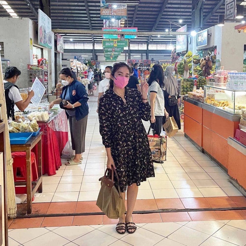 busana sehari-hari ala Ussy Pratama (instagram.com/ussypratama)