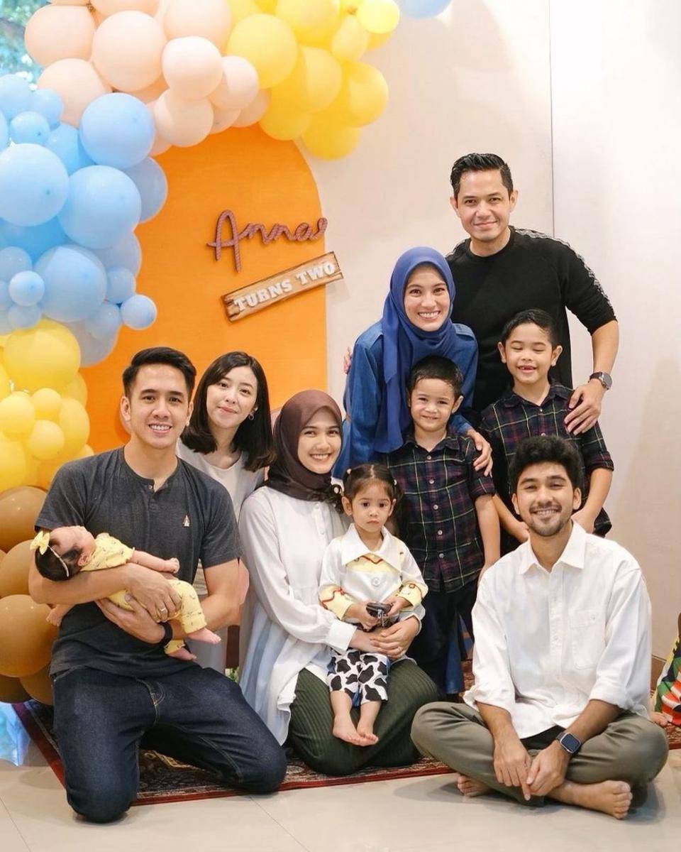 Alyssa Soebandono dan keluarga (instagram.com/annissanns)
