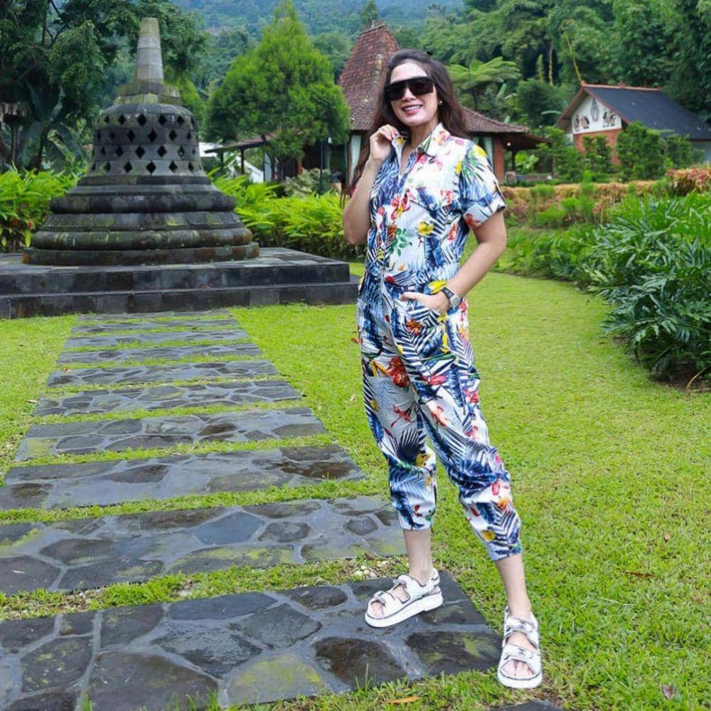 busana sehari-hari ala Ussy Pratama (instagram.com/ussypratama)