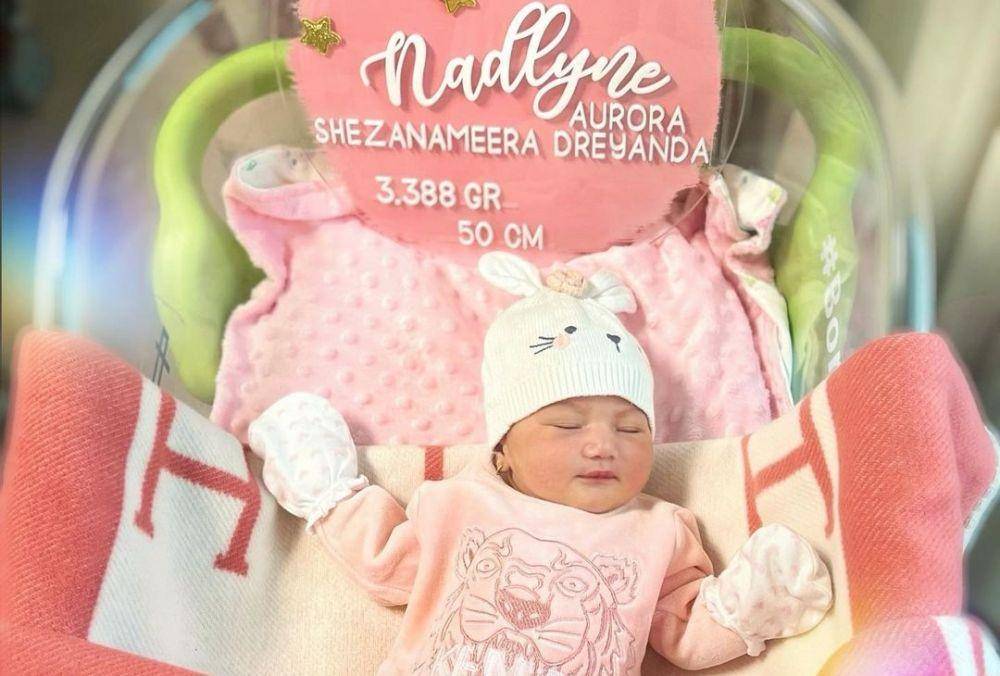 Nadlyne Aurora Shezanameera Dreyanda, anak pertama Nanda Arsyinta. (Instagram.com/nandaarsynt)