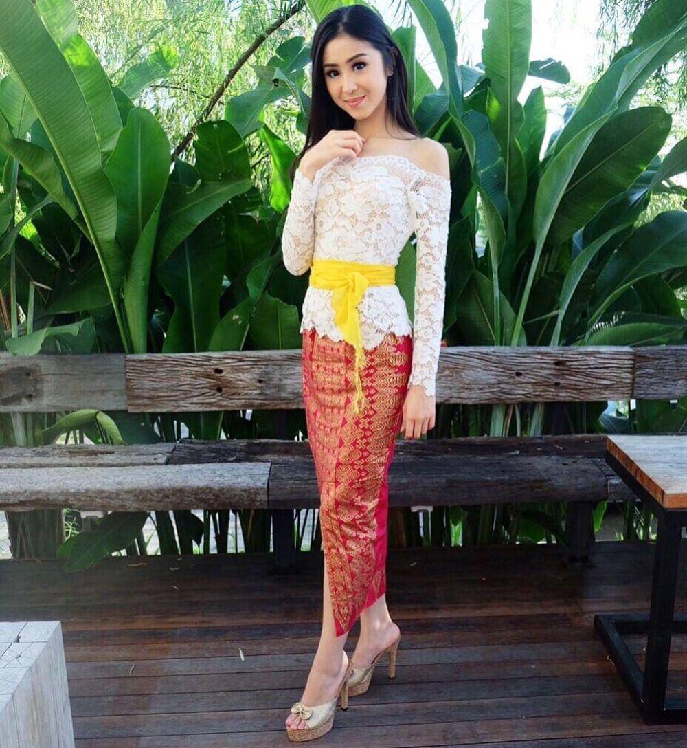 Putu Ayu Saraswati (instagram.com/ayusarasw)