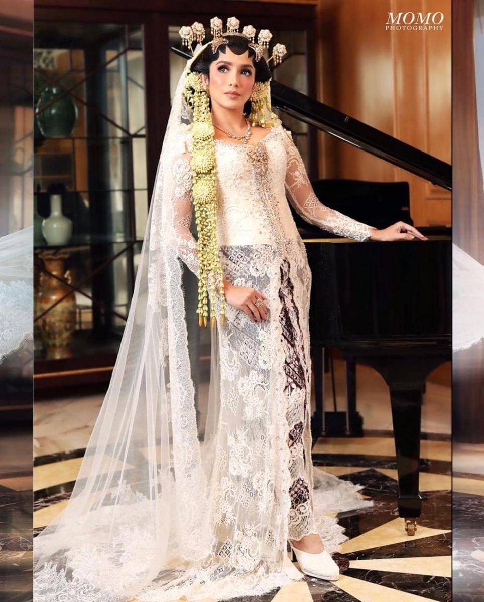 Ussy Sulistiawaty (@momophotography88 via instagram.com/ussypratama)