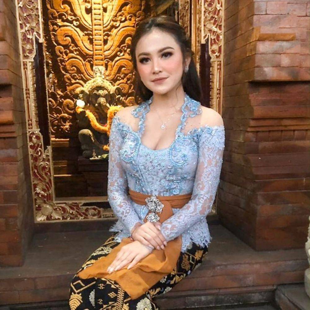 Mahalini (instagram.com/mahaliniraharja)