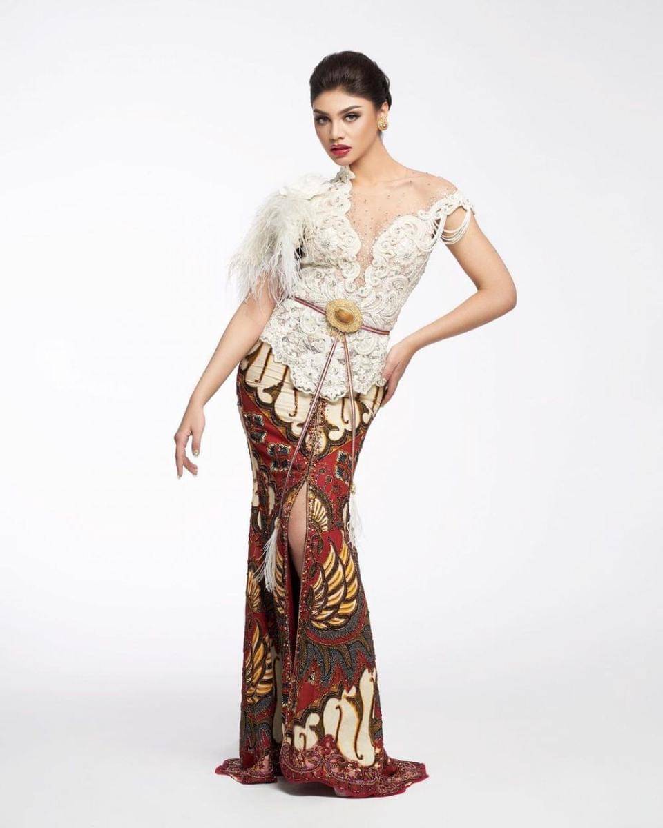 Jihane Almira (instagram.com/jihanealmira)