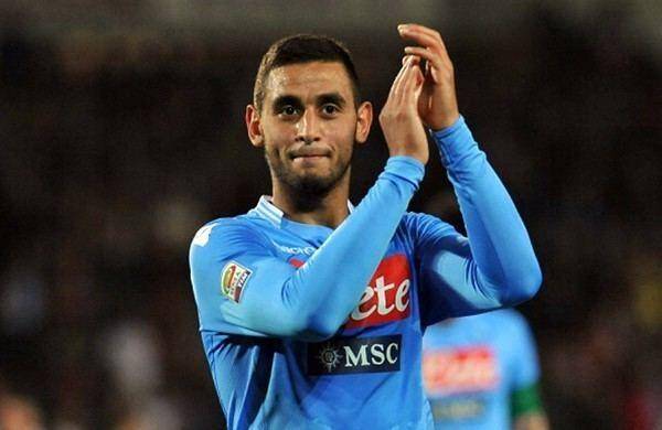 Faouzi Ghoulam bersama Napoli (alchetron.com)