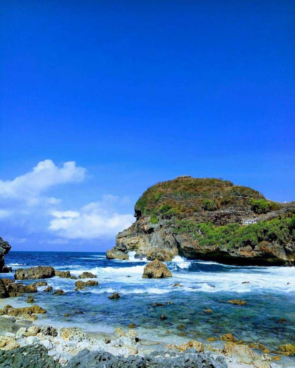 10 Pesona Pantai Sembukan, Surga Tersembunyi di Kabupaten Wonogiri