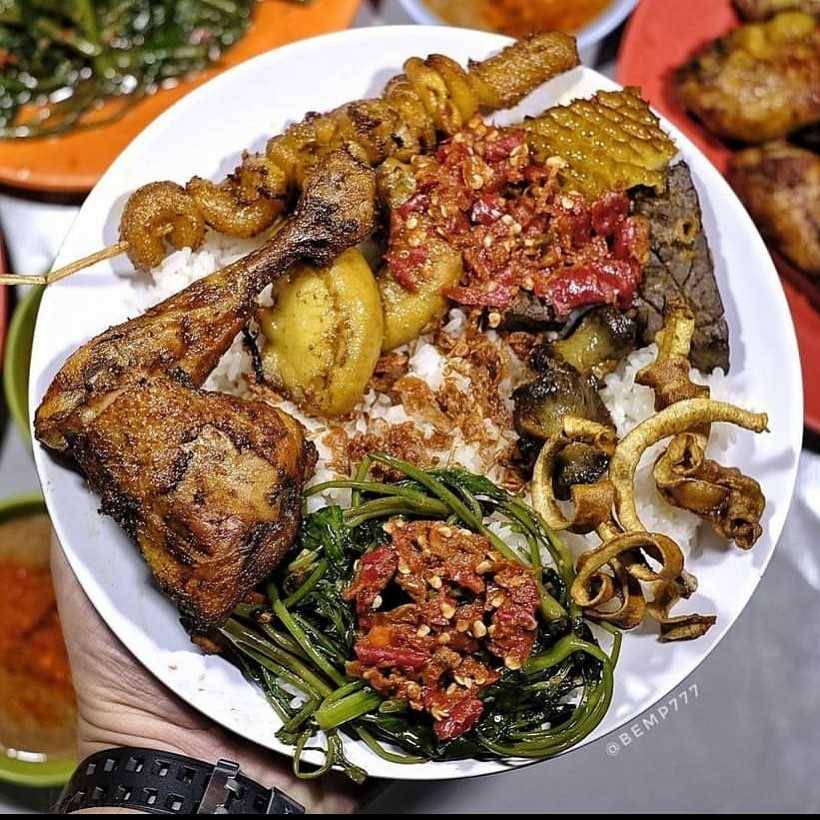 Nasi Uduk Kota Intan (instagram.com/nasiuduk_kotaintan)
