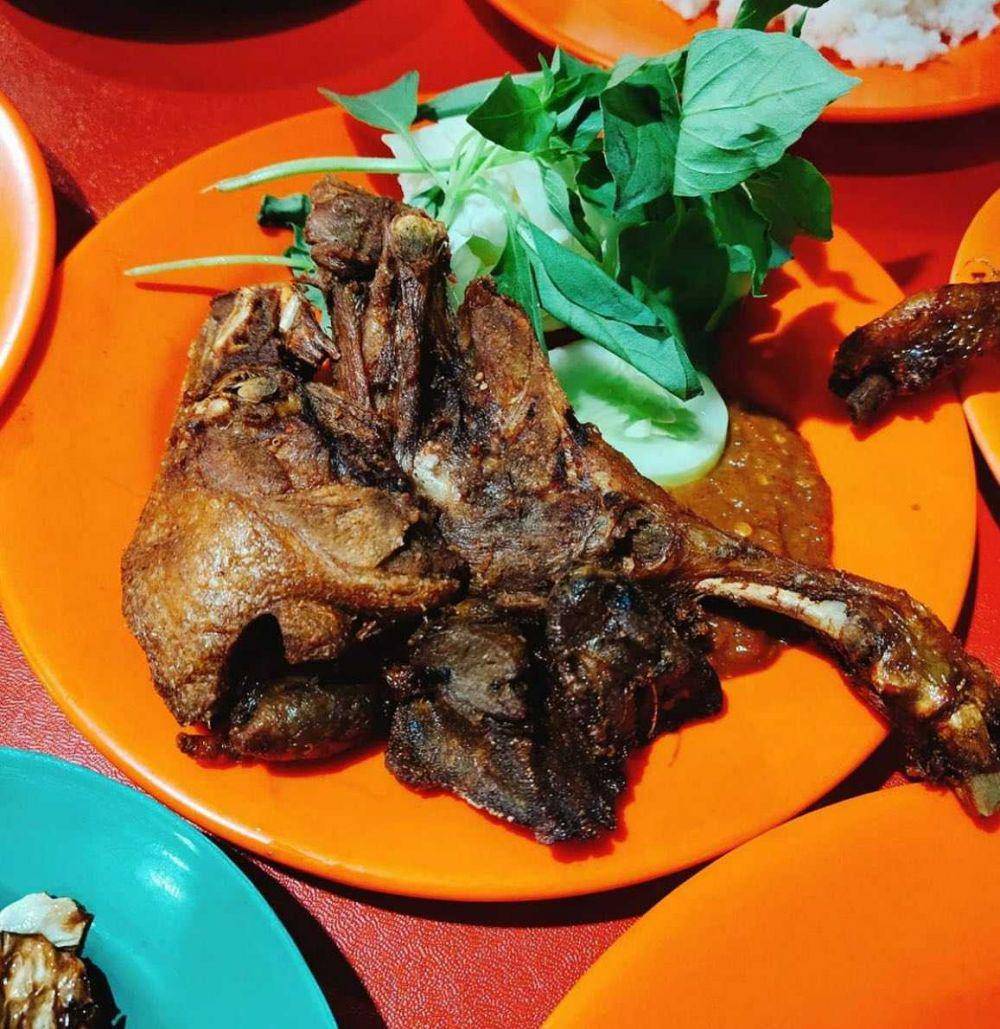Pecel Ayam (instagram.com/jktfoodbang)