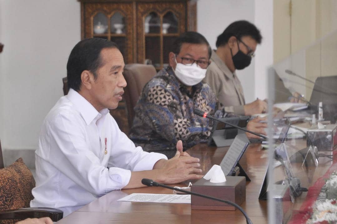 Presiden Jokowi memimpin Ratas Persiapan Pemilu dan Pilkada Serentak Tahun 2024, Minggu (10/4), di Istana Kepresidenan Bogor, Jabar.