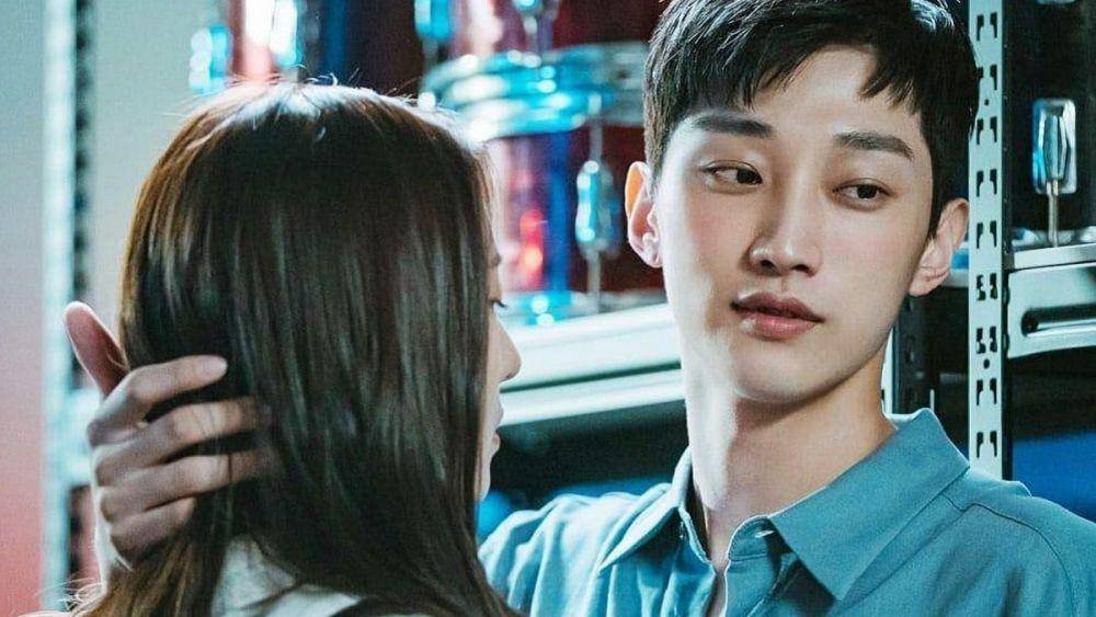 Jinyoung dan Krystal (soompi.com)