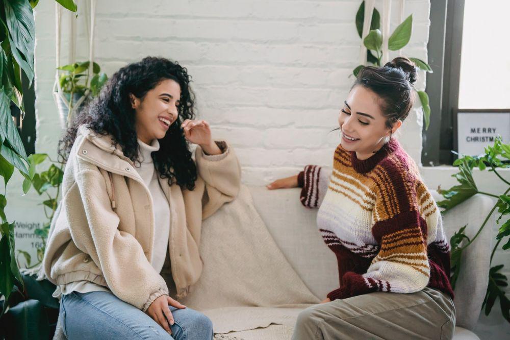 10 Renungan untuk Kamu yang Sering Oversharing, Hati-hati!