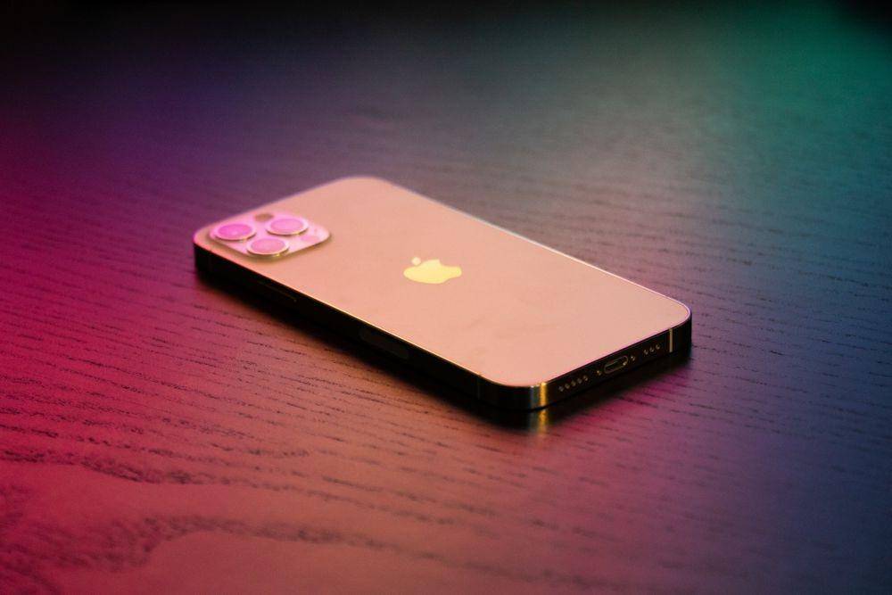 ilustrasi iPhone (pexels.com/Martin Sanchez)