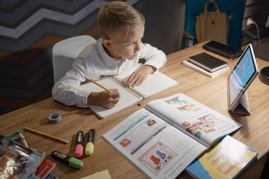 5 Tips Efektif Belajar Daring buat Anak, Orangtua Harus Dampingi