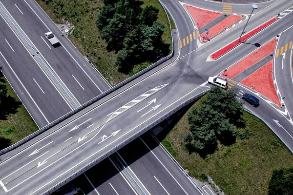 ilustrasi jalan tol (unsplash.com/rgaleria)