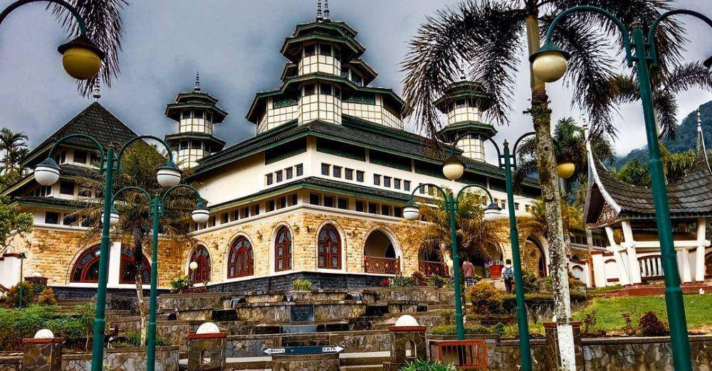 Masjid Raya Bayur (instagram.com/loraannnnn)