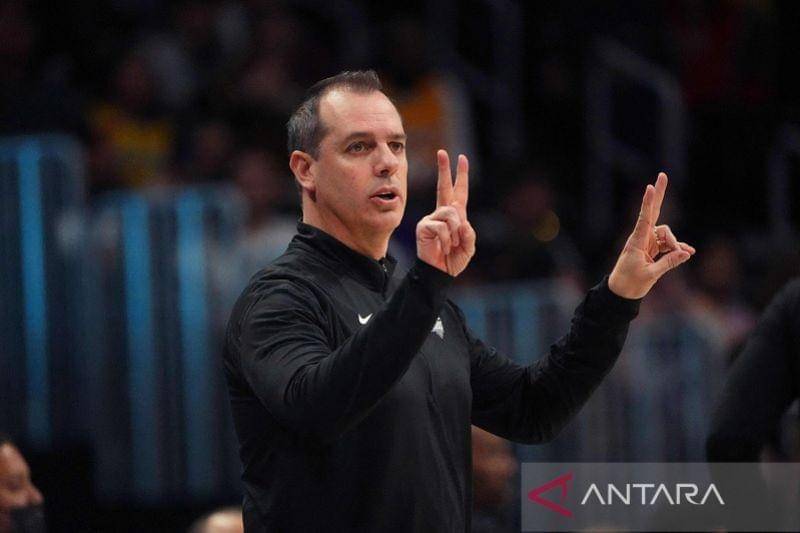 Frank Vogel, eks pelatih Lakers. (ANTARA/REUTERS/USA TODAY SPORTS/Ron Chenoy)