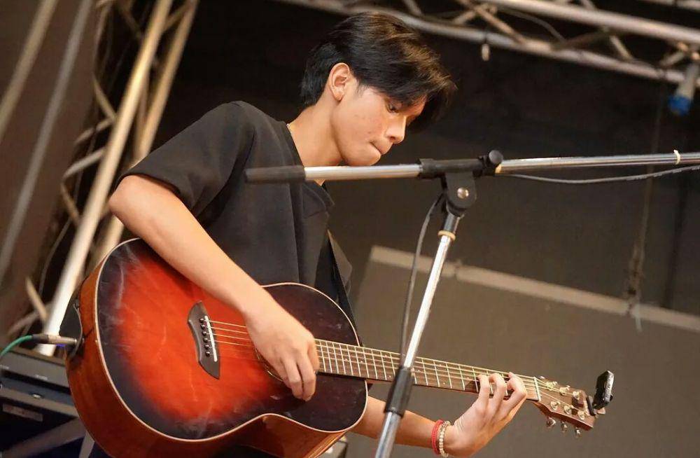 potret Andra Ramadhan manggung bareng Zavi sang anak (instagram.com/andra_photo)