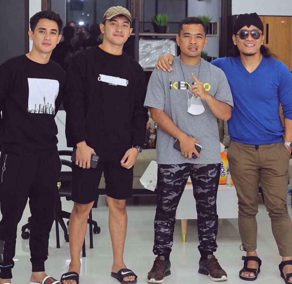 potret kebersamaan Putra Siregar dan Rico Valentino (instagram.com/ricovalt)