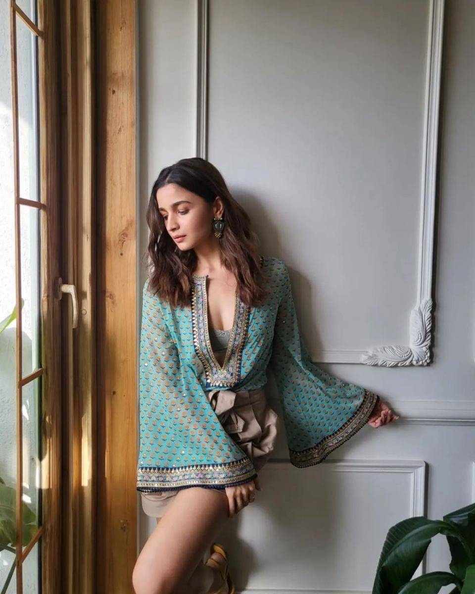 OOTD ala Alia Bhatt (instagram.com/aliaabhatt)