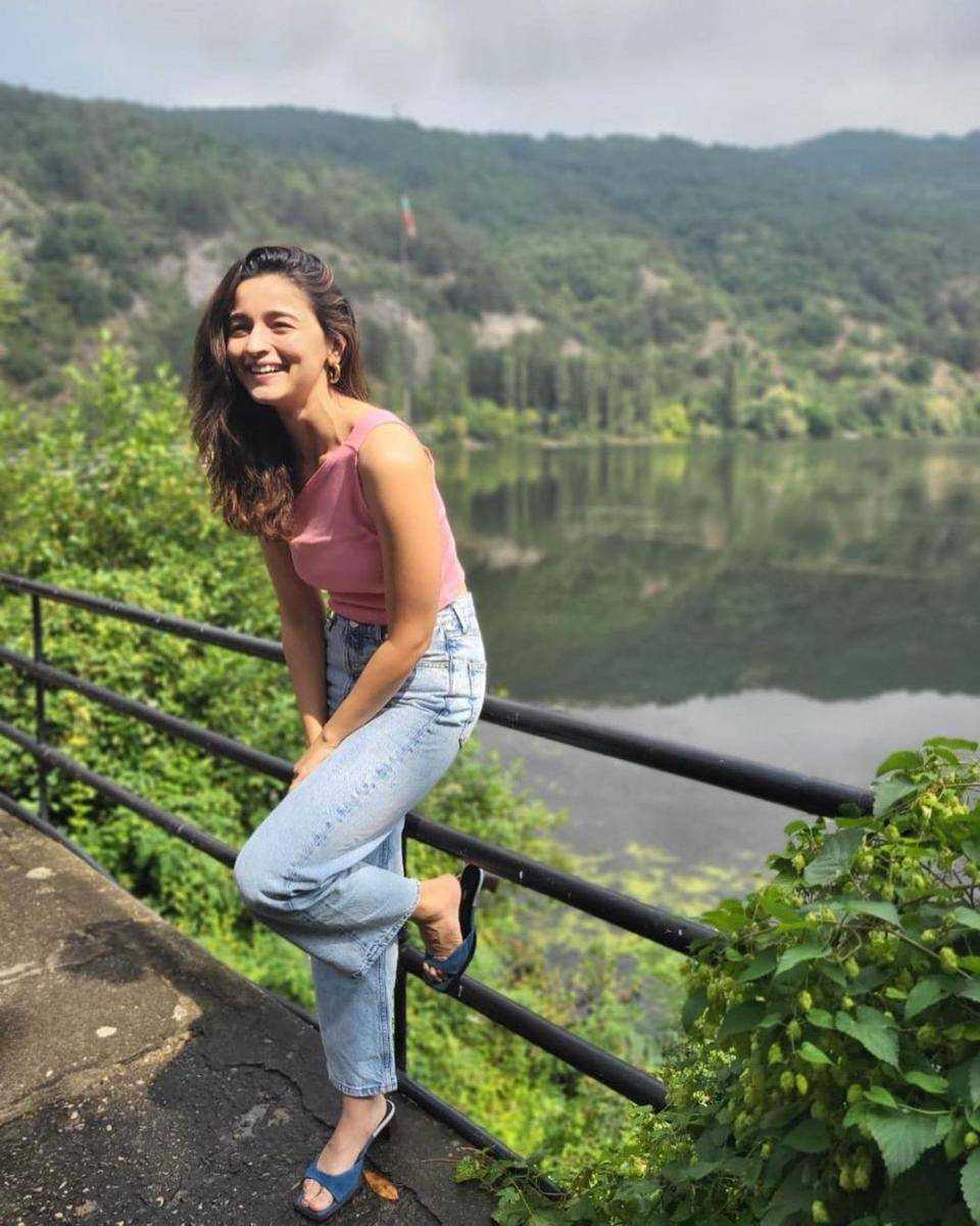 OOTD ala Alia Bhatt (instagram.com/aliaabhatt)