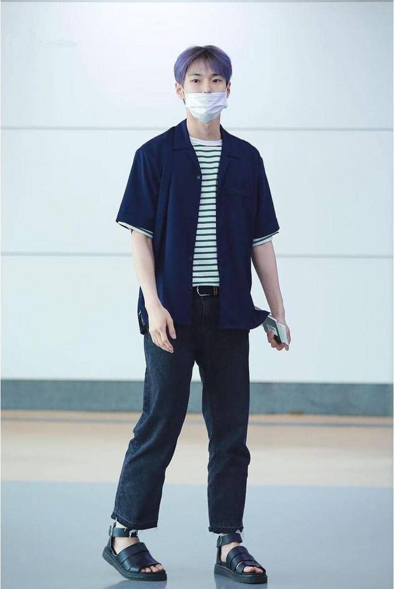 kemeja Doyoung NCT (instagram.com/nctunited00)