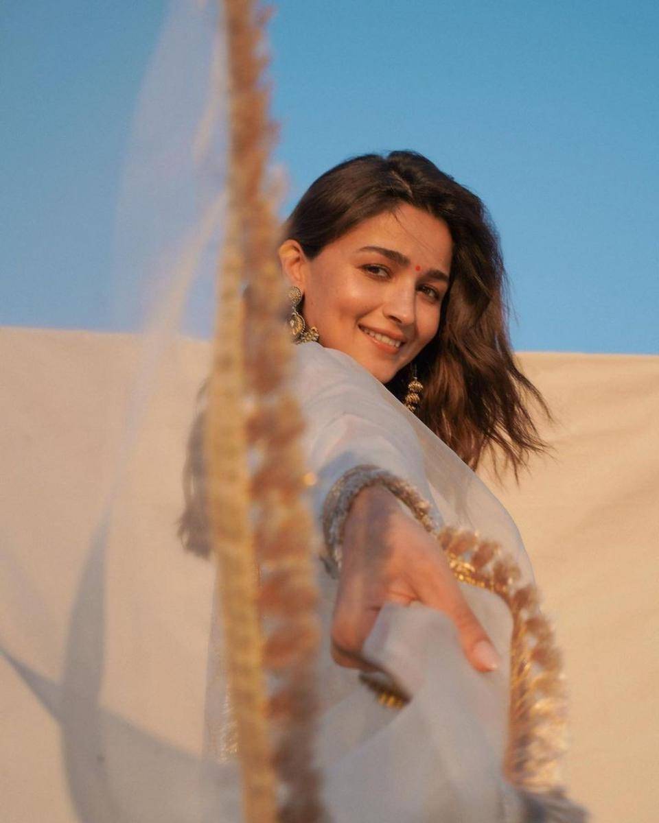 Alia Bhatt (instagram.com/aliaabhatt)