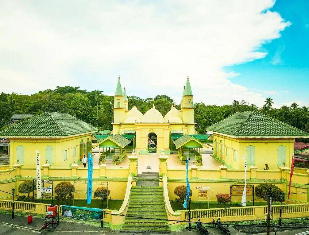 Masjid Raya Sultan Riau,Tanjung Pinang (instagram.com/ ekraf_kepri)