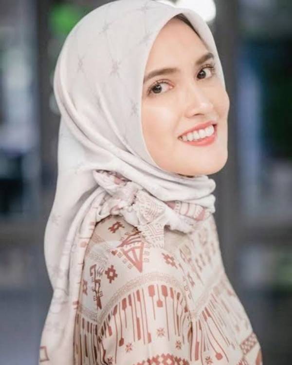 shandy Aulia (instagram.com/shandyaulia)