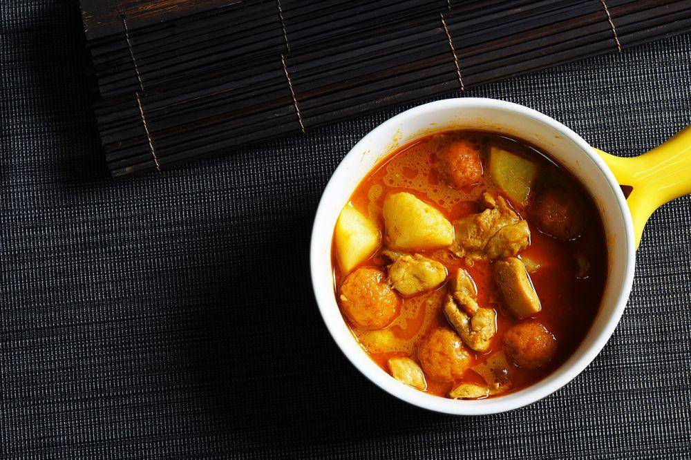 ilustrasi bakso tahu kuah tomyam (pixabay.com/Husky Kuma)
