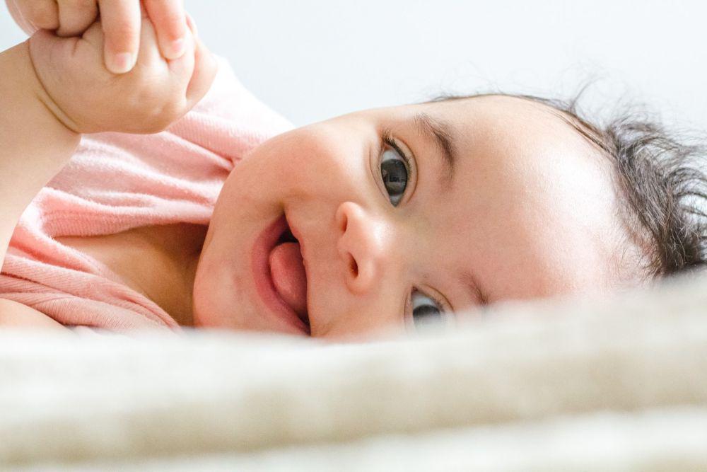 5 Tips Mengatur Pola Tidur Bayi supaya Tidak Terjaga di Malam Hari