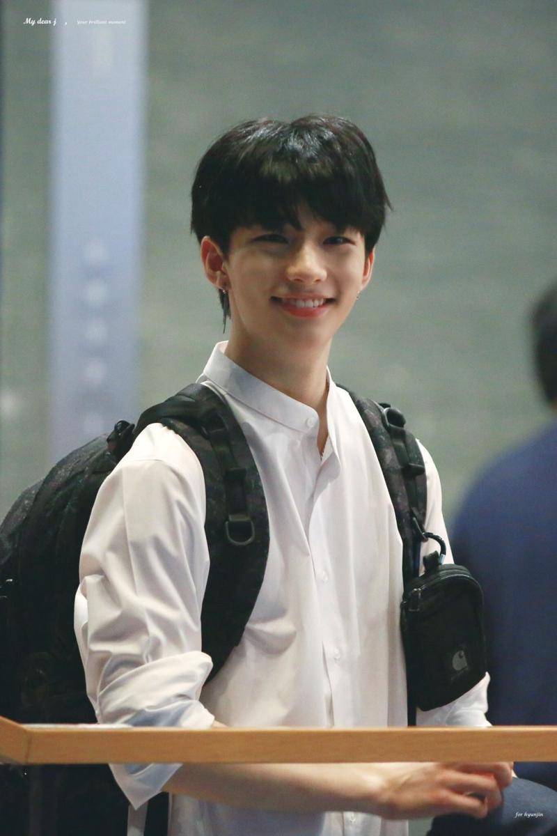 Hyunjin Stray Kids (My Dear J/MDJ_hyunjin via twitter.com/siklusalkuna)