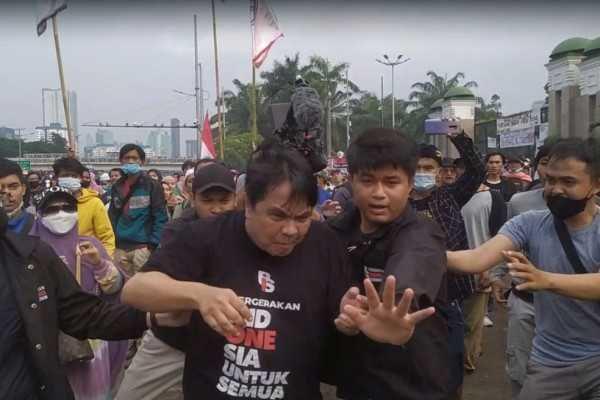 Ade Armando mengalami pengeroyokan. (IDN Times/Istimewa)
