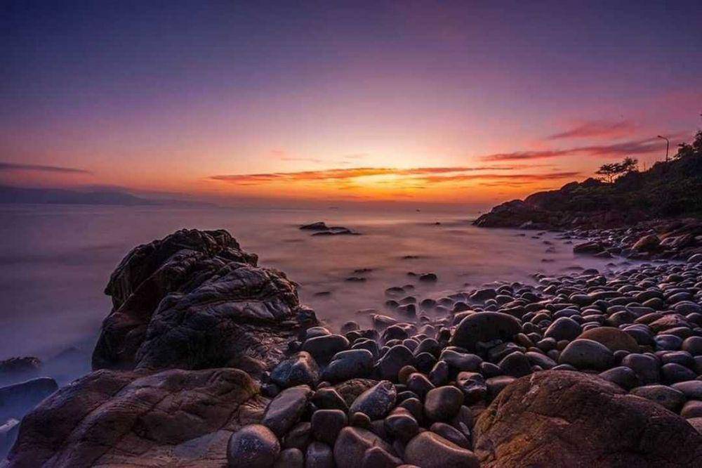Stone Egg Beach (instagram.com/thevietage)