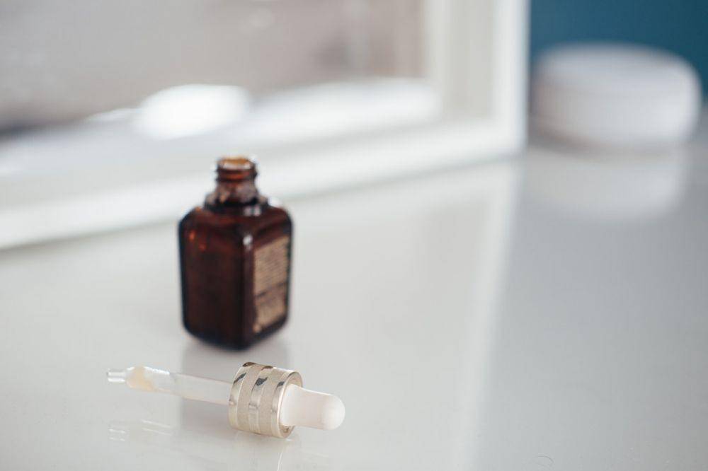ilustrasi oil serum (pexels.com/Anete Lusina)