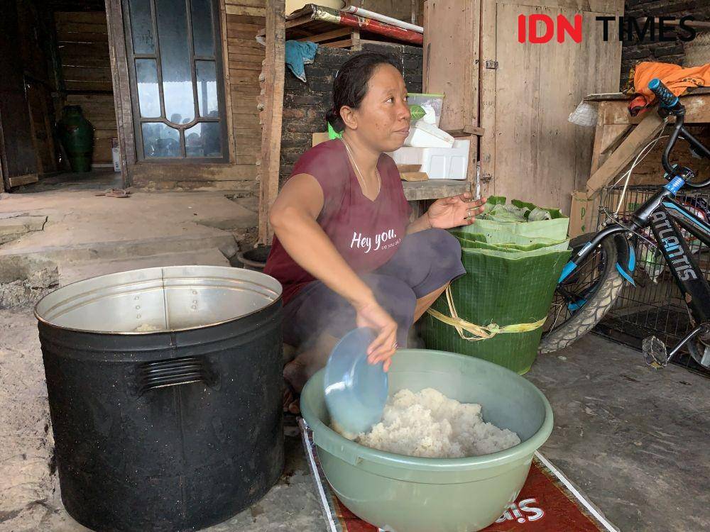 Seguba siap dicetak. (IDN Times/Rohmah Mustaurida).