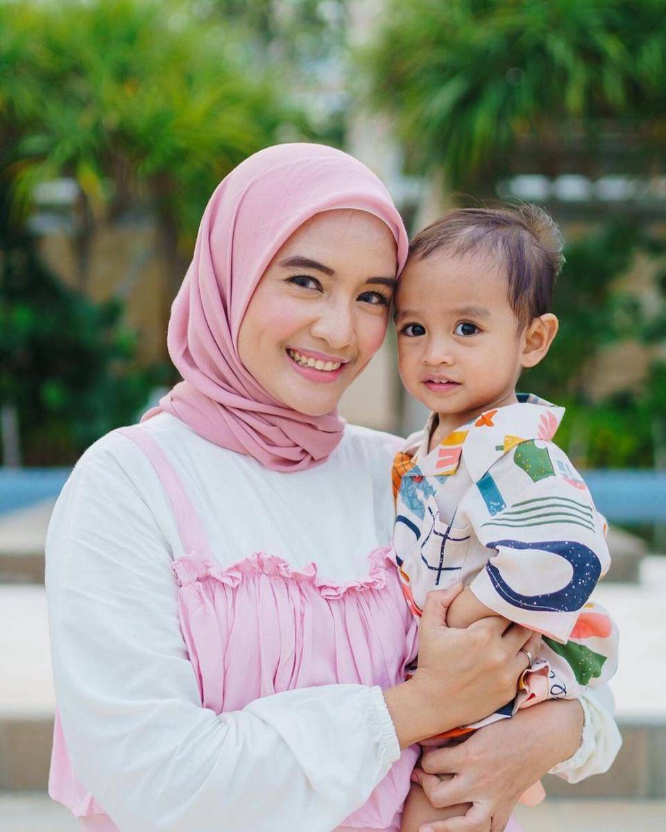potret Intan Nuraini dan buah hati (instagram.com/intan_nuraini23)