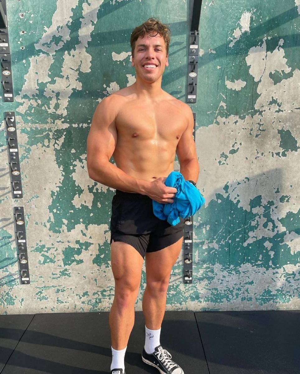 Joseph Baena (instagram.com/projoe2)