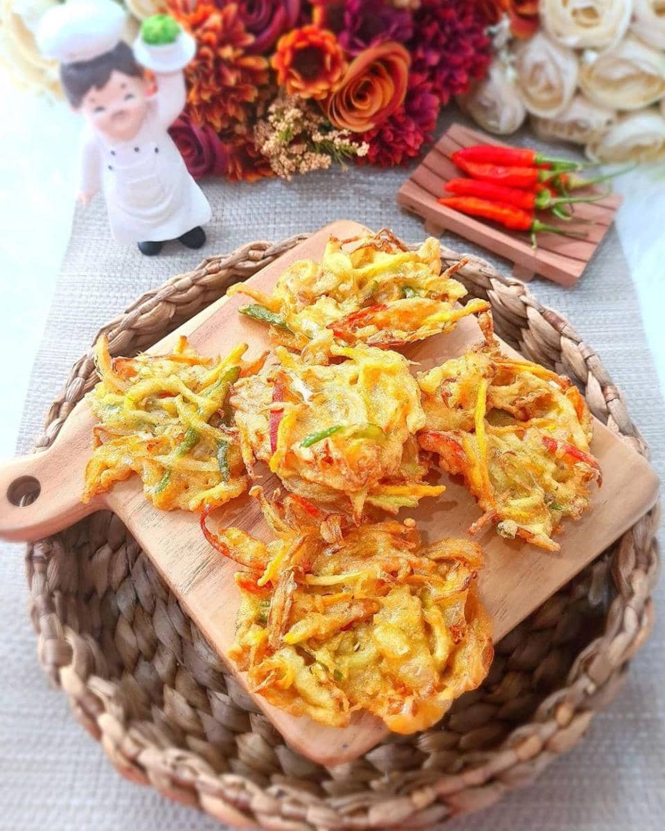 bakwan sayur (instagram.com/ichalaven)