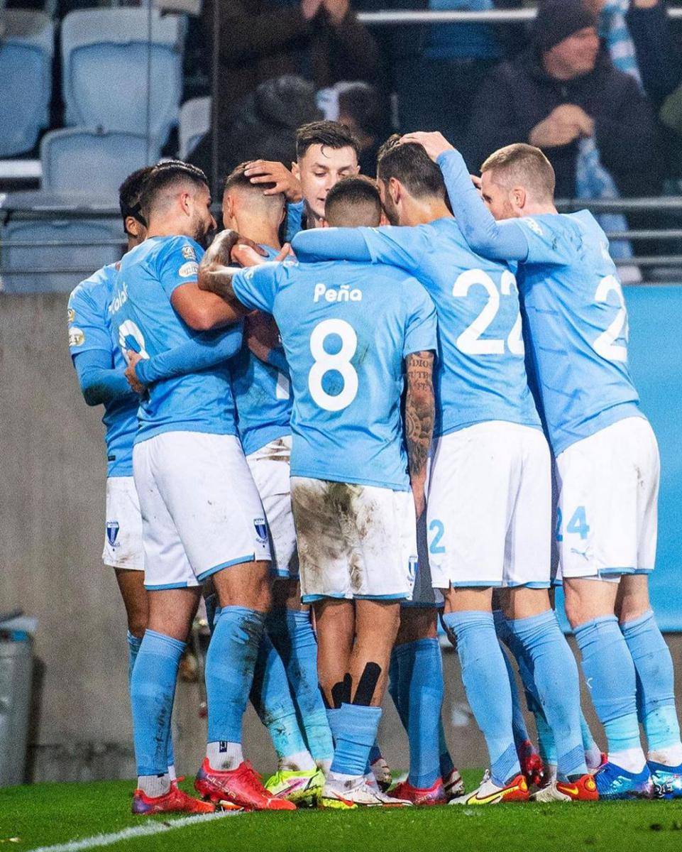 potret pemain Malmo FF merayakan gol (instagram.com/malmo_ff)