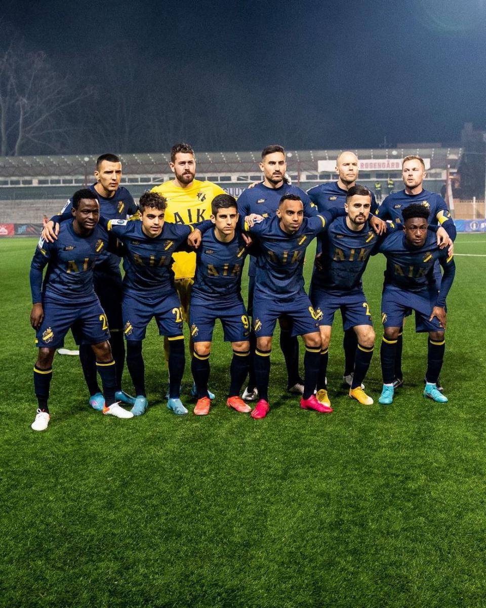 potret pemain AIK Solna sebelum bertanding (instagram.com/aik)
