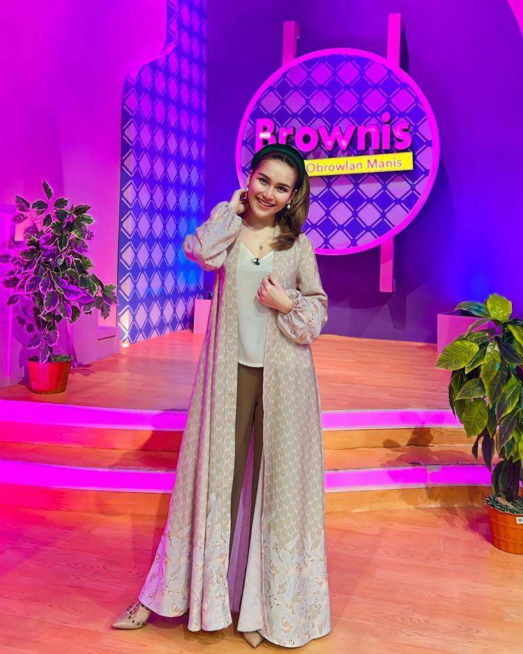 potret Ayu Ting Ting nge-host di momen ramadhan (instagram.com/ayutingting92)
