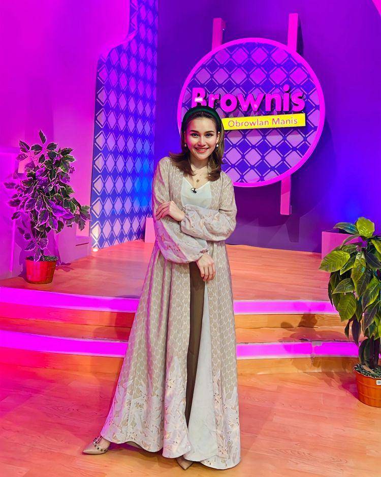 potret Ayu Ting Ting nge-host di momen ramadhan (instagram.com/ayutingting92)