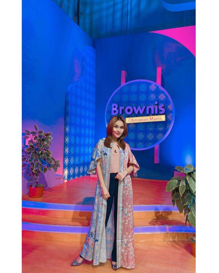 potret Ayu Ting Ting nge-host di momen ramadhan (instagram.com/ayutingting92)