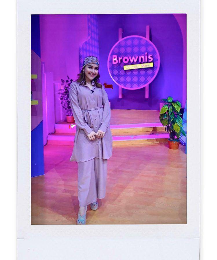 potret Ayu Ting Ting nge-host di momen ramadhan (instagram.com/ayutingting92)
