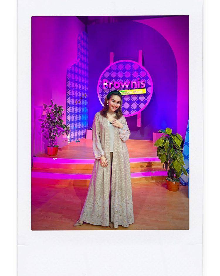 potret Ayu Ting Ting nge-host di momen ramadhan (instagram.com/ayutingting92)